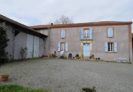 Old house for sale, 8 rooms - Boulogne-sur-Gesse 31350