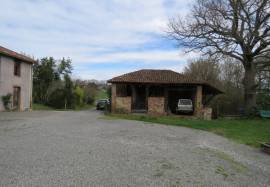 Old house for sale, 8 rooms - Boulogne-sur-Gesse 31350