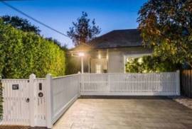 Beautiful family home in Caulfield North