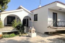 Spacious, Six+One Bedroom Bungalow for Sale in Kamares Area, Larnaca.