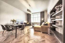 MIL41Luxury Two-Bedroom Apartment | Center