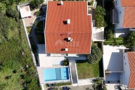 RAB ISLAND, BANJOL - House with 3 apartments + swimming pool, garden, parking, garage