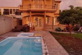Memorable northen 6-beds villa with private pool