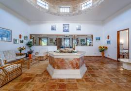 3 bedroom villa with garage conversion, tennis and pool, near Moncarapacho or São Brás de Alportel