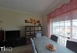 NOVELTY! T2 in Azeitão good areas, 2 balconies, great condition conservation and storage room!