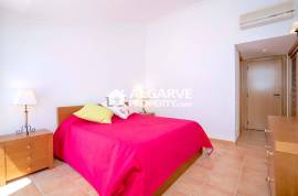 Spacious 2 bedroom apartment near the commercial area in Vila Sol, Algarve