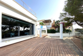 Impressive house of 500 m2 on the seafront in Torredembarra (Costa Daurada)