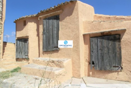 Centennial stone farmhouse with 75 hectares, vineyards and historic houses to rehabilitate in San Pere de Ribes - Sitges (Barcelona)