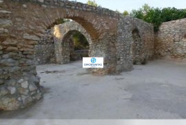 Centennial stone farmhouse with 75 hectares, vineyards and historic houses to rehabilitate in San Pere de Ribes - Sitges (Barcelona)