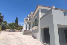 NEW villa with 4 bedrooms en suite, with swimming pool, garage, garden in the place of the bedrooms in Almancil (Loulé)
