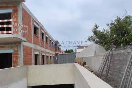 Apartments in Azeitão inserted in a private condominium.