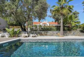 Lagoa - Stunning 4 + 1 bedroom villa with magnificent gardens and pool area