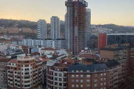 Spectacular bright apartment, with views and spacious in the heart of Bilbao: Your home in the heights that makes the difference!