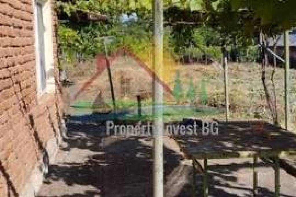 Rural one-Storey house with outbuilding and large yard 1150m2, Sitovo Municipality, Silistra region
