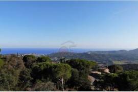 Plot of land with beautiful views of the mountains and the Golf de Mas nou
