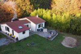 HAUTE VIENNE - An extremely rare opportunity to purchase an isolated property with a 2.2 hectare fishing lake