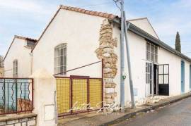 Dpt Bouches du Rhône (13), à vendre MARSEILLE 11EME ARRONDISSEMENT Local commercial 251m²