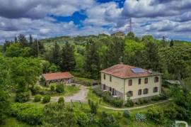 Agriturismo - Suvereto. Well-kept property in secluded location