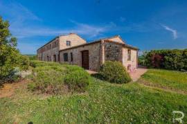 Farmhouse/Rustico - Asciano. Renovated rustico in well-kept residence
