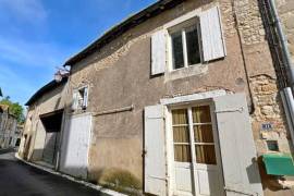 €50000 - 2 Bedroom Stone House With Garage In A Delightful Town