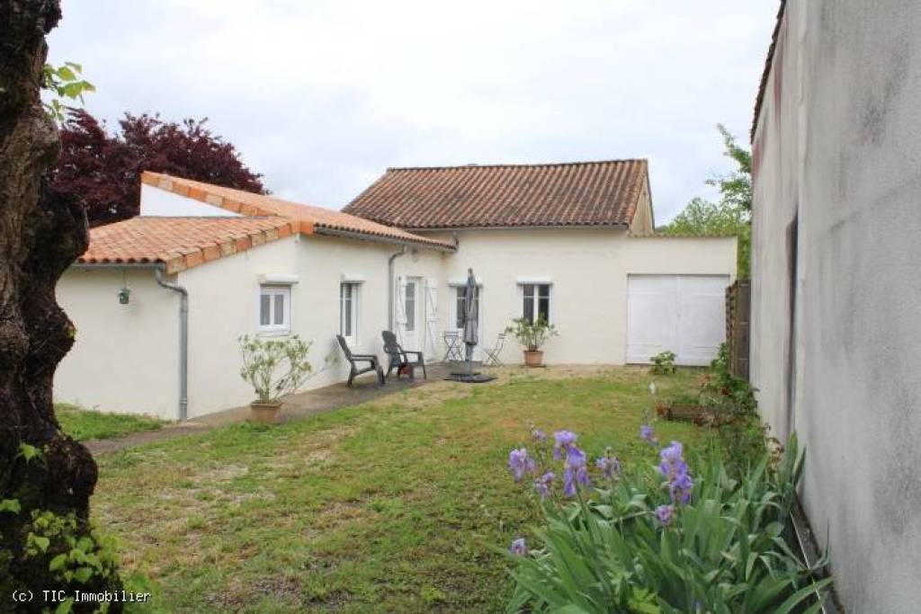 €145000 - 2-bedroom bungalow