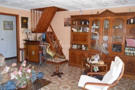 4 Bedroom Villa on a plot of 10,000m2 for Sale In Buzanada LP4437