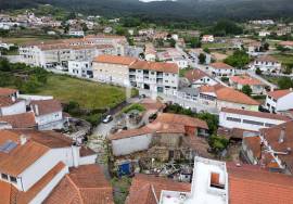 House in ruins to rebuild in the heart of the village of Boticas