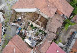 House in ruins to rebuild in the heart of the village of Boticas
