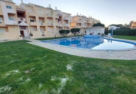 Lovely 2 Bed 2 Bath Apartment with Swimming Pool and Parking Space in Olhos de Agua
