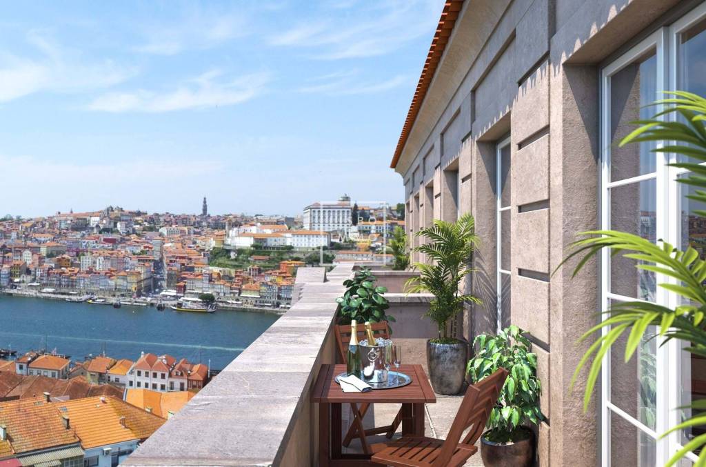 Project in construction, 17 apartments with terraces, centro historico, Porto