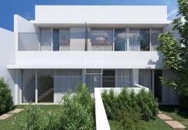 Townhouse, 74,45m2, terrace 35,58m2, completely renovated, historical center, Porto