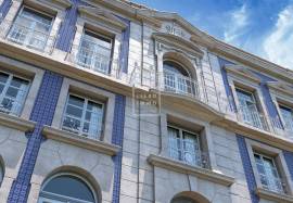 Townhouse, 74,45m2, terrace 35,58m2, completely renovated, historical center, Porto