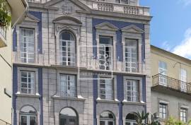 Townhouse, 74,45m2, terrace 35,58m2, completely renovated, historical center, Porto