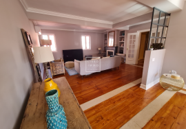 Duplex T4 231m2 renovated, view, parking, Estrela