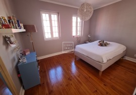 Duplex T4 231m2 renovated, view, parking, Estrela