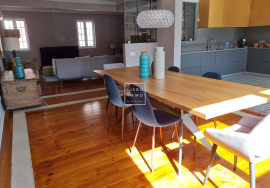 Duplex T4 231m2 renovated, view, parking, Estrela