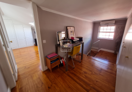 Duplex T4 231m2 renovated, view, parking, Estrela