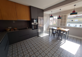 Duplex T4 231m2 renovated, view, parking, Estrela