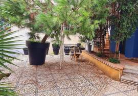 Independent Palace, 936m2, 9 Bedrooms, Views, Swimming Pool, Terraces, Parking, Alfama Sé, Santa Maria Maior Independent Palace, 936m2, 9 Bedrooms, Views, Swimming Pool, Terraces, Parking, Alfama Sé, Santa Maria Maior