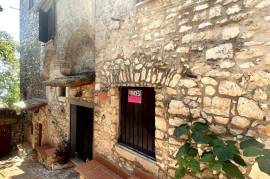 House Containing 2 Apartments for sale in Veroli Lazio Italy
