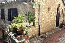 House Containing 2 Apartments for sale in Veroli Lazio Italy