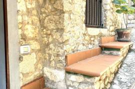 House Containing 2 Apartments for sale in Veroli Lazio Italy