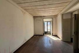 Discover a unique investment opportunity in the heart of Setúbal!