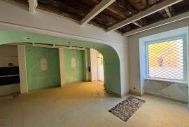 Discover a unique investment opportunity in the heart of Setúbal!