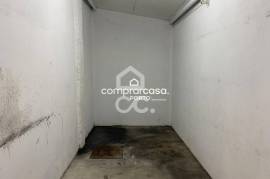 Industrial Warehouse for Sale in São Félix da Marinha