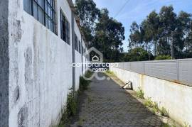 Industrial Warehouse for Sale in São Félix da Marinha