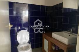 Industrial Warehouse for Sale in São Félix da Marinha