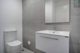 New T2 Duplex with river view from Terrace, Box and swimming pool 5 minutes from Praia da Rocha!