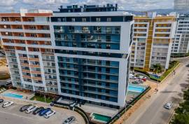 New T2 Duplex with river view from Terrace, Box and swimming pool 5 minutes from Praia da Rocha!