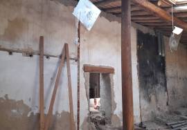 Farm with approved project for Agrotourism includes the construction of 5 single storey houses ( 2 V2 + 3 V1 ) plus the typical Algarvian stone house existing on site!